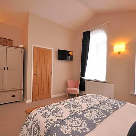Sixteen B 5*