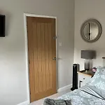 Sixteen B York